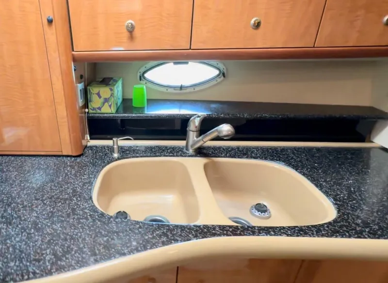 Slide: The Image of Maxum 42 2003 - 5478310