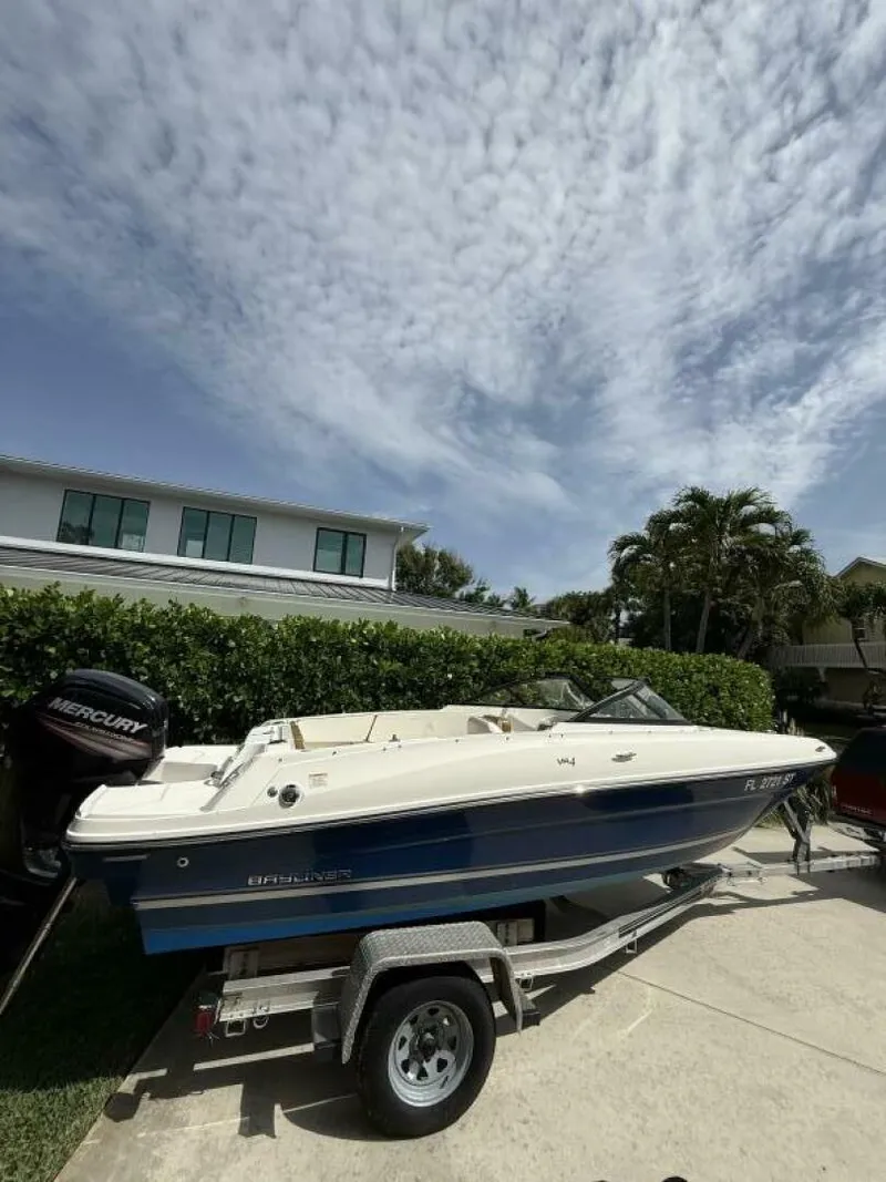 Slide: The Image of Bayliner VR4 2019 - 5436612