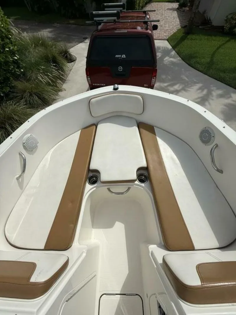 Slide: The Image of Bayliner VR4 2019 - 5436722