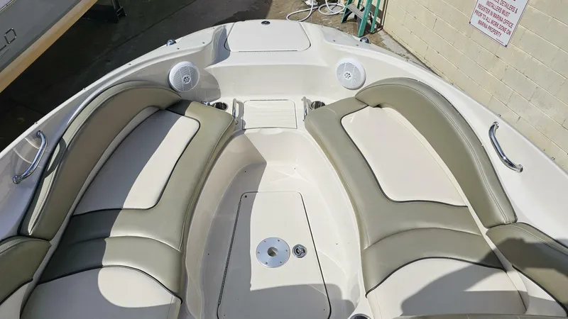 Slide: The Image of Sea Ray 220 Sun Deck 2005 - 5439223