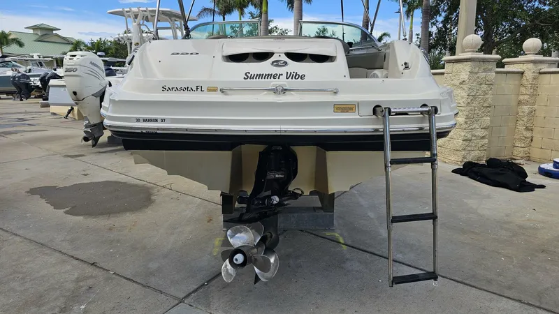 Slide: The Image of Sea Ray 220 Sun Deck 2005 - 5439232