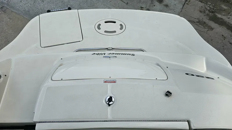 Slide: The Image of Sea Ray 220 Sun Deck 2005 - 5439229