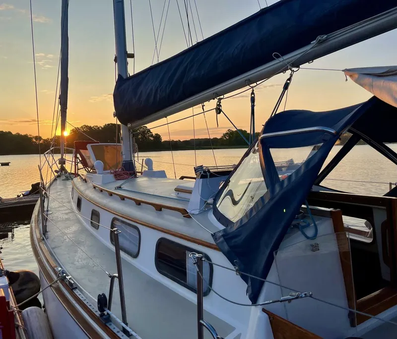 Slide: The Image of 40' Bristol foredeck4 - 5444682