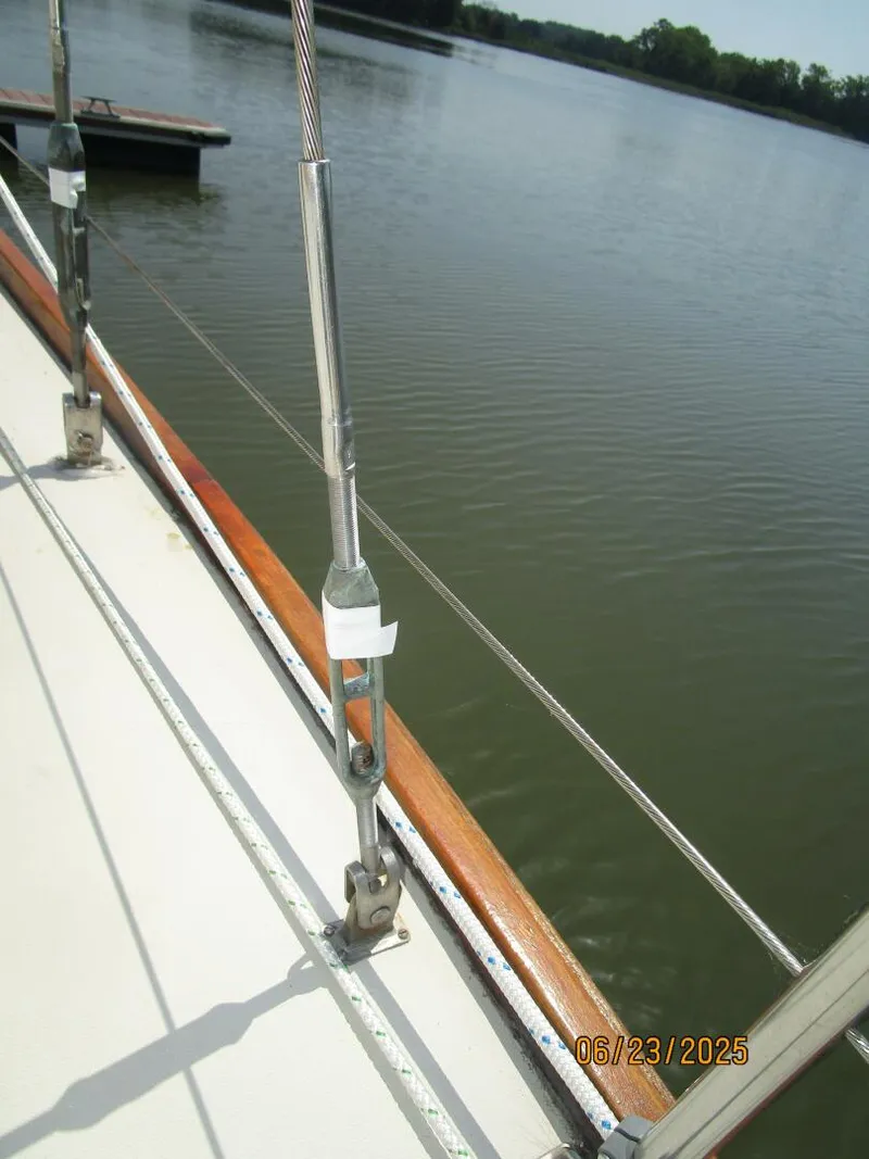 Slide: The Image of 40' Bristol starboard standing rigging1 - 5437133