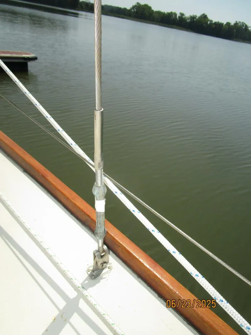 Slide: The Image of 40' Bristol starboard standing rigging2 - 5437132