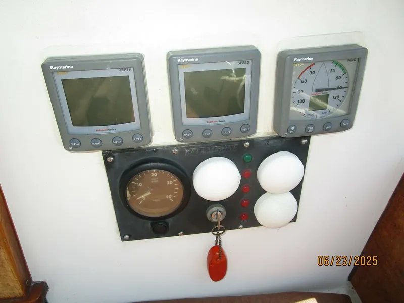 Slide: The Image of 40' Bristol cockpit displays - 5437087