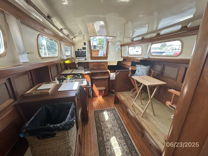 Slide: The Image of 40' Bristol salon aft - 5437125