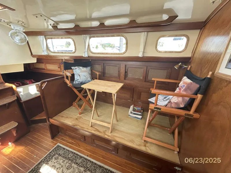 Slide: The Image of 40' Bristol salon port - 5437127