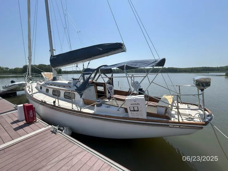 Slide: The Image of 40' Bristol starboard aft profile - 5437118