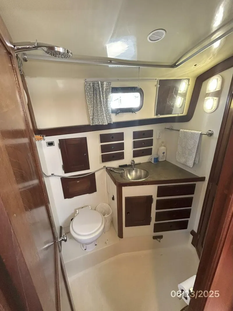 Slide: The Image of 40' Bristol head-shower - 5437113