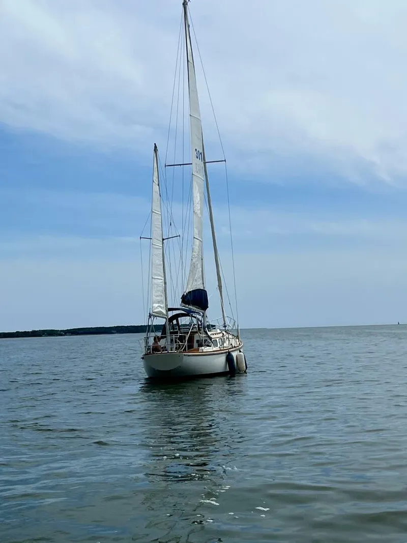 Slide: The Image of 40' Bristol starboard aft profile - 5444688