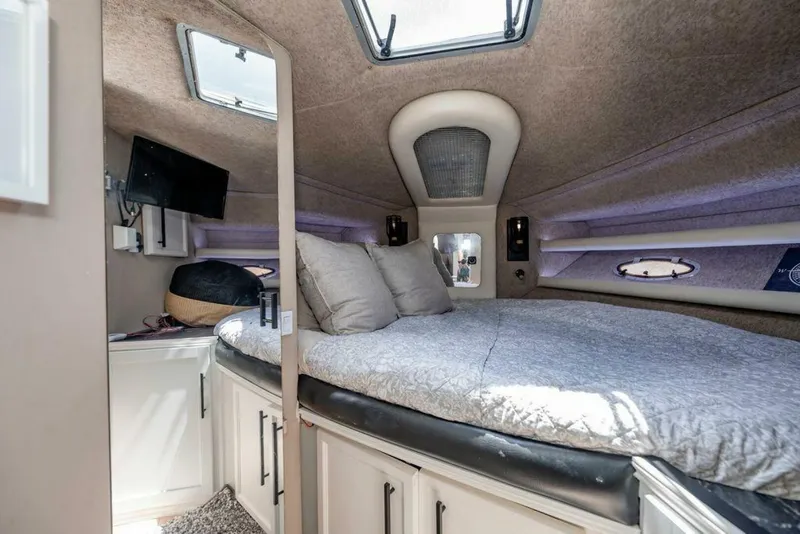 Slide: The Image of Cruisers 3850 Aft Cabin 1991 - 5450247