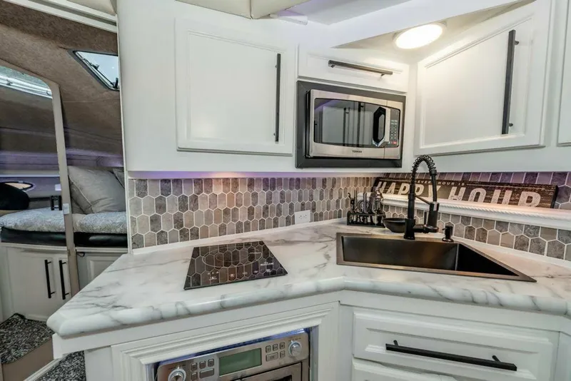 Slide: The Image of Cruisers Yachts 3850 Aft Cabin 1991 - 5450235