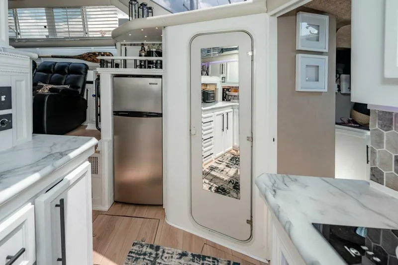 Slide: The Image of Cruisers Yachts 3850 Aft Cabin 1991 - 5450239