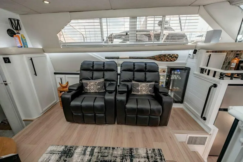 Slide: The Image of Cruisers Yachts 3850 Aft Cabin 1991 - 5450226