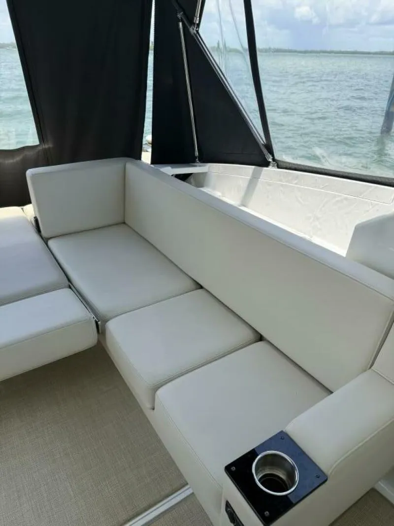 Slide: The Image of Monterey 360 Sport Coupe 2016 - 5437607