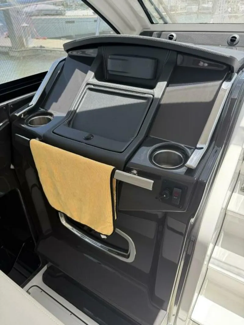 Slide: The Image of Monterey 360 Sport Coupe 2016 - 5437647