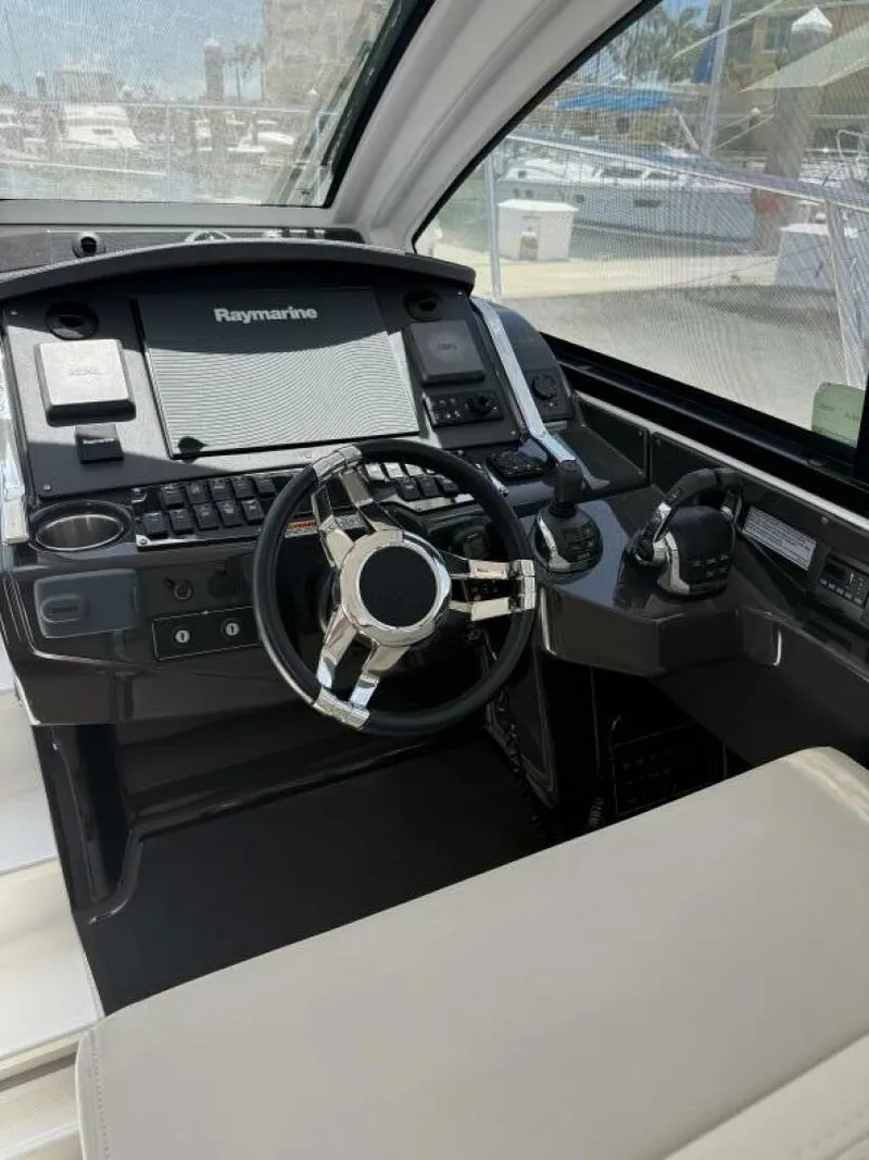 Slide: The Image of 2016 Monterey 360 Sport Coupe Helm - 5437637