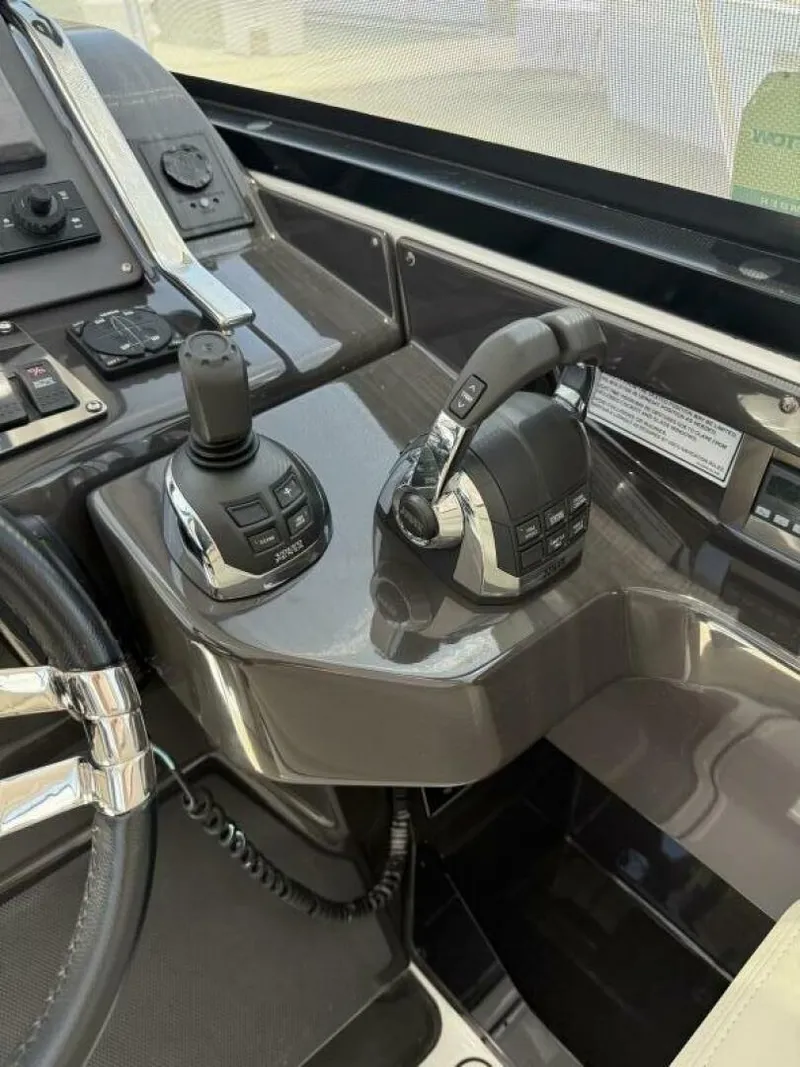 Slide: The Image of Monterey 360 Sport Coupe 2016 - 5437645