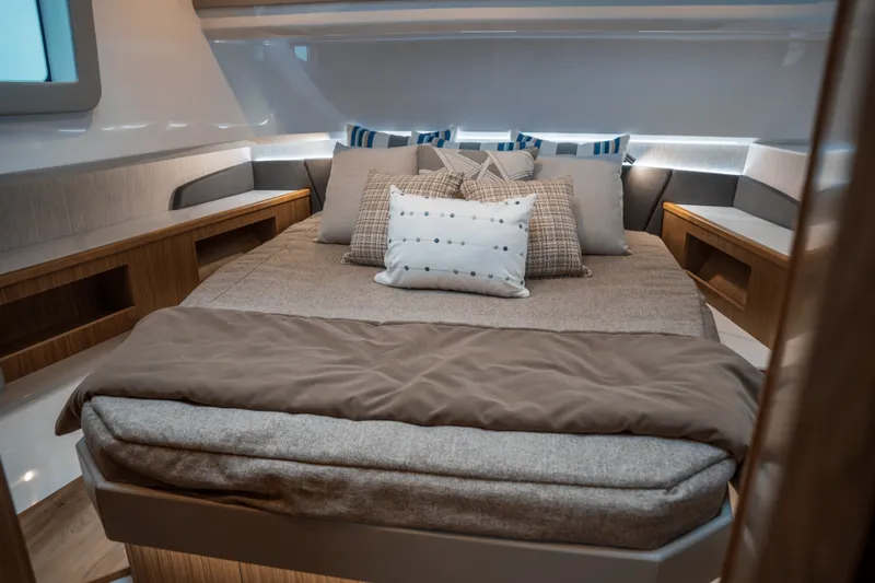 Slide: The Image of Cruisers 50GLS OB 2026 - 5585950