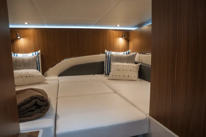 Slide: The Image of Cruisers 50GLS OB 2026 - 5585952