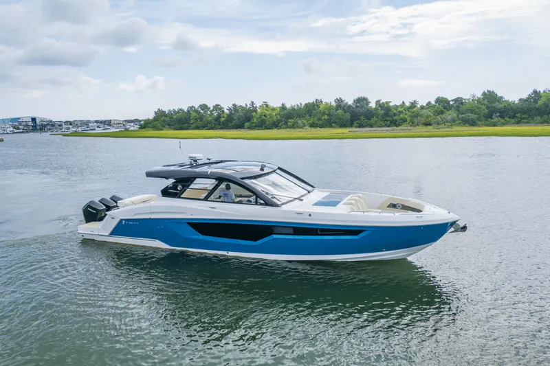 The Image of Cruisers Yachts 50GLS OB 2026 - 5585914