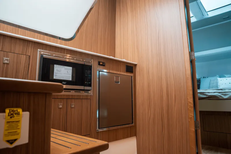 Slide: The Image of Cruisers Yachts 50GLS OB 2026 - 5585943