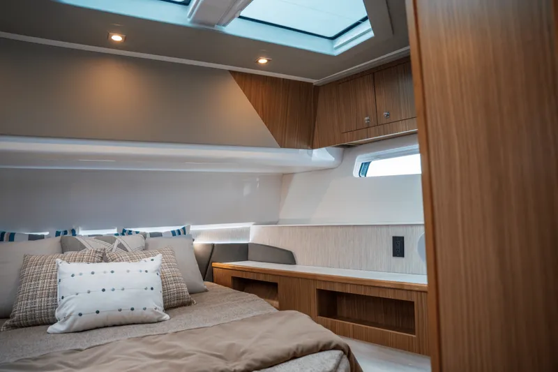 Slide: The Image of Cruisers Yachts 50GLS OB 2026 - 5585947