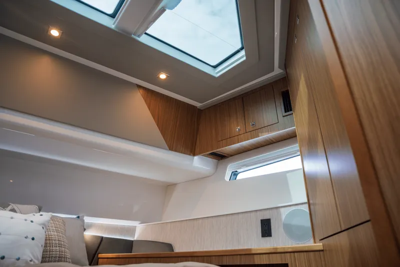 Slide: The Image of Cruisers Yachts 50GLS OB 2026 - 5585951