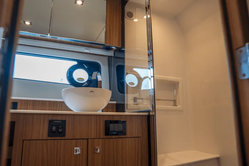 Slide: The Image of Cruisers Yachts 50GLS OB 2026 - 5585955