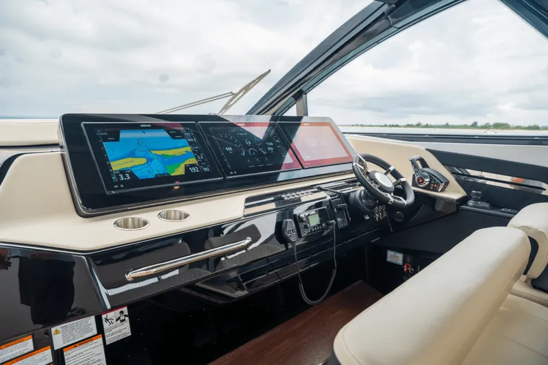 Slide: The Image of Cruisers Yachts 50GLS OB 2026 - 5585956