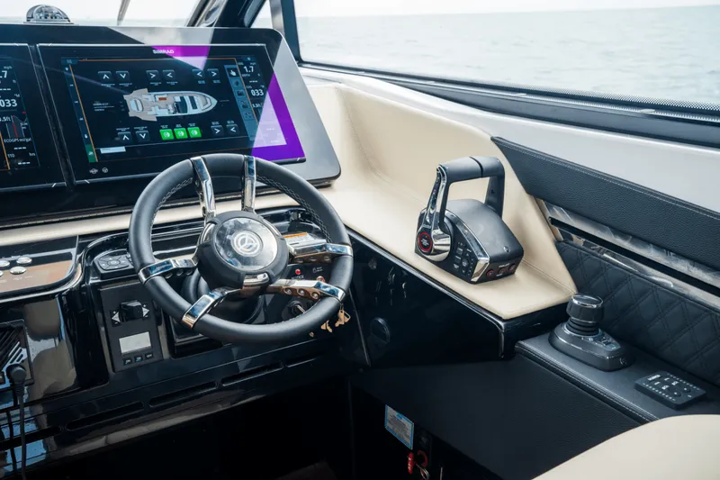 Slide: The Image of Cruisers Yachts 50GLS OB 2026 - 5585957