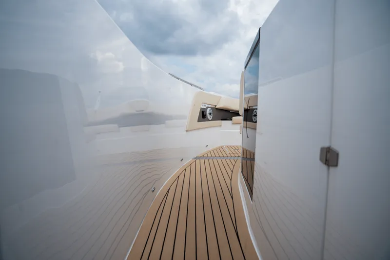 Slide: The Image of Cruisers Yachts 50GLS OB 2026 - 5585962