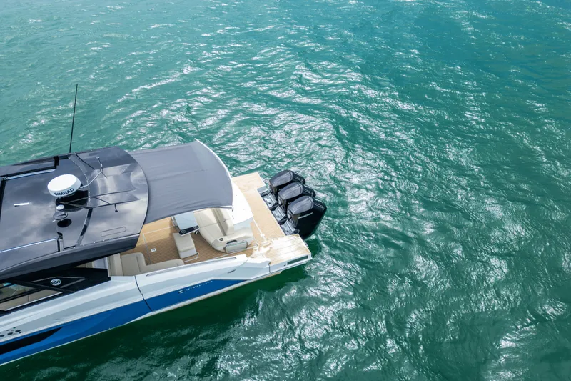 Slide: The Image of Cruisers Yachts 50GLS OB 2026 - 5585920