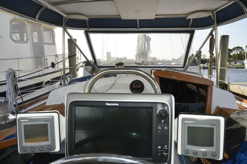 Slide: The Image of Cheoy Lee Aft Cockpit 1980 - 5439106