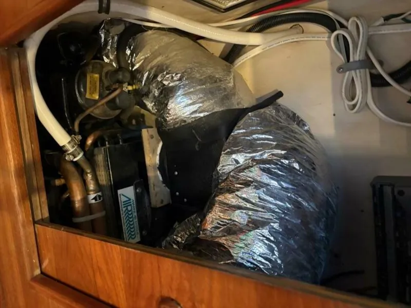 Slide: The Image of Cheoy Lee Aft Cockpit 1980 - 5439120