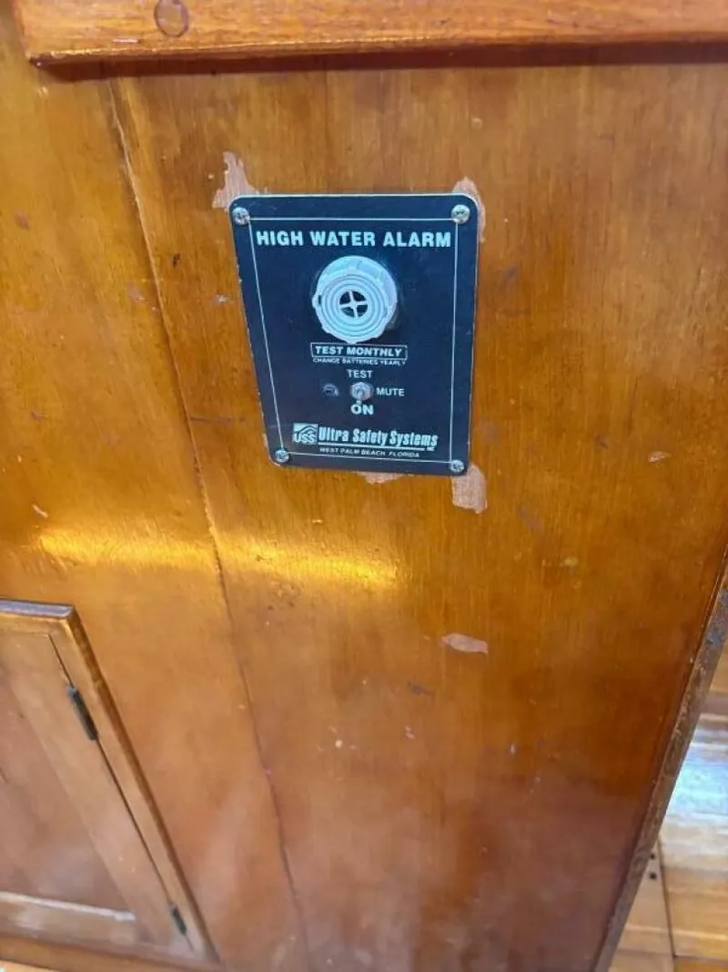 Slide: The Image of Cheoy Lee Aft Cockpit 1980 - 5439124