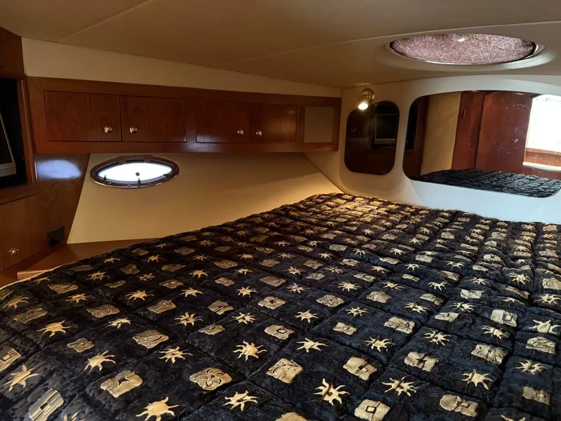 Slide: The Image of Cruisers Yachts 400 Express 2003 - 5444269