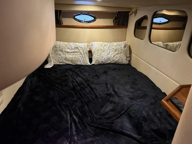 Slide: The Image of Cruisers Yachts 400 Express 2003 - 5444275