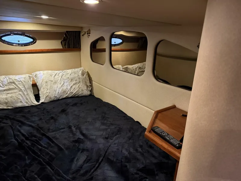 Slide: The Image of Cruisers Yachts 400 Express 2003 - 5444320