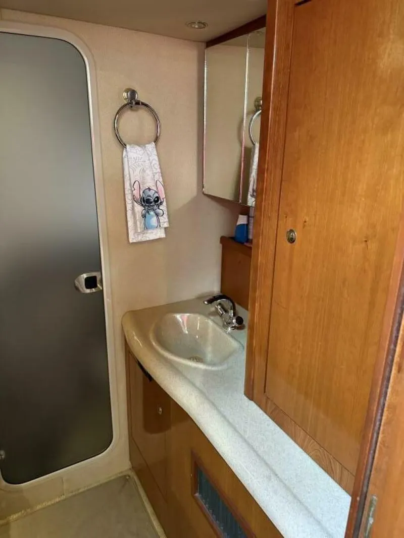 Slide: The Image of Cruisers Yachts 400 Express 2003 - 5444276