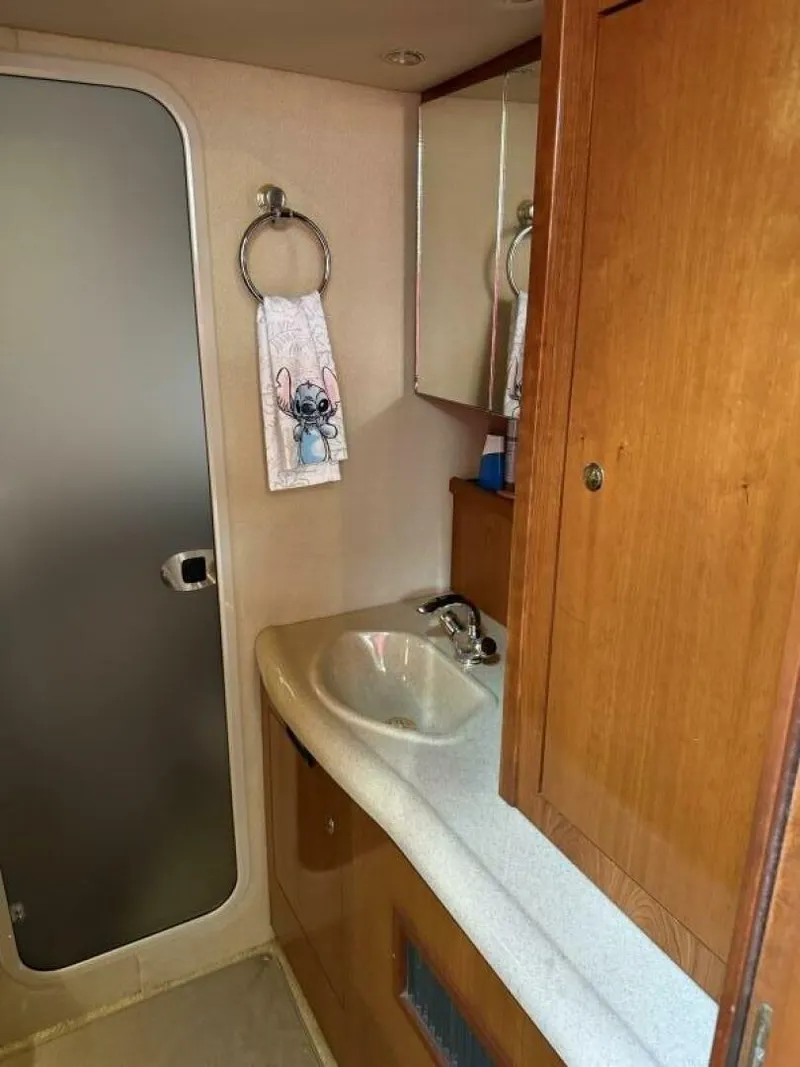 Slide: The Image of Cruisers Yachts 400 Express 2003 - 5444354