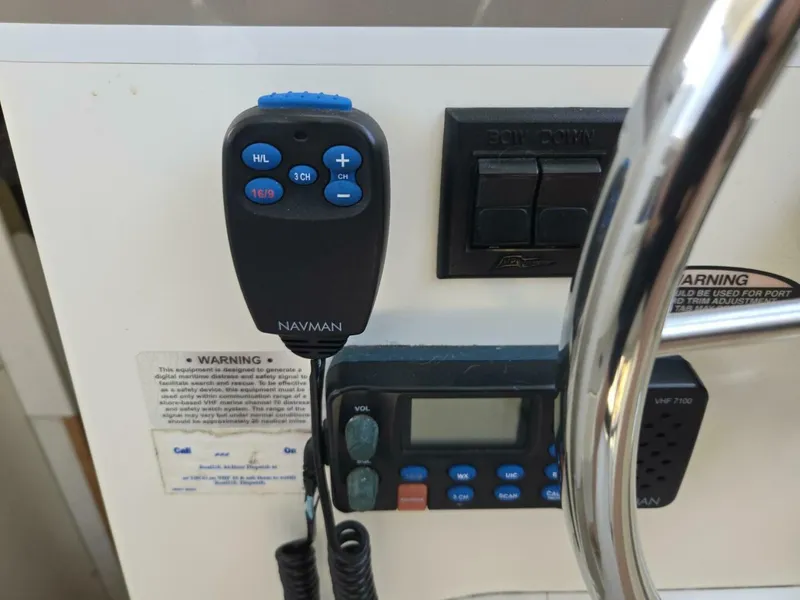 Slide: The Image of Bayliner 289 EC 2005 - 5440156