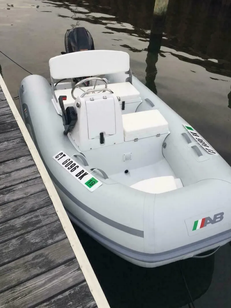 Slide: The Image of Bayliner 289 EC 2005 - 5440193