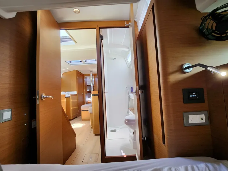 Slide: The Image of Stb Aft Cabin 2023 Jeanneau Sun Odyssey 440 - Offshore High - 5438774