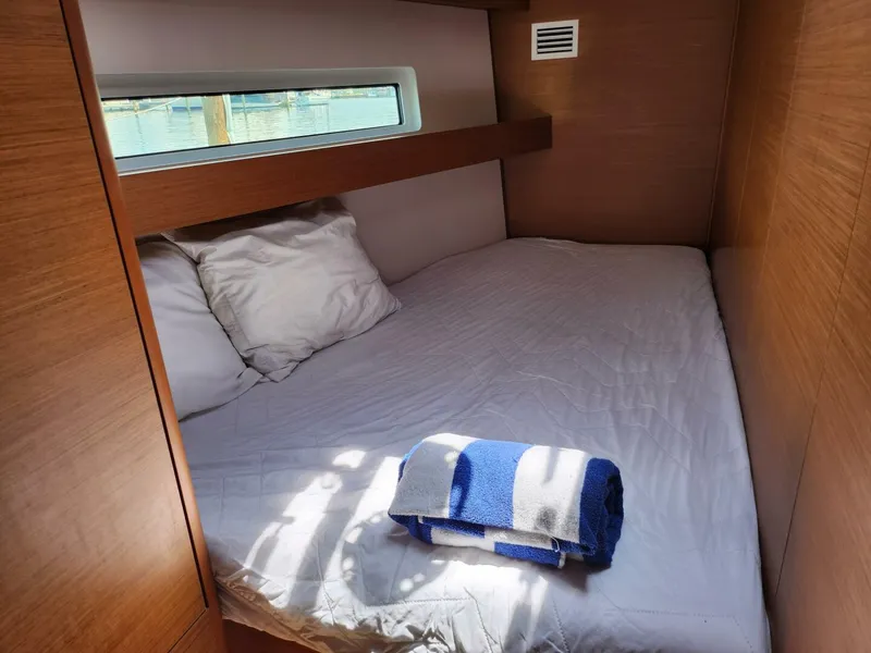 Slide: The Image of Stb Aft Cabin 2023 Jeanneau Sun Odyssey 440 - Offshore High - 5438779