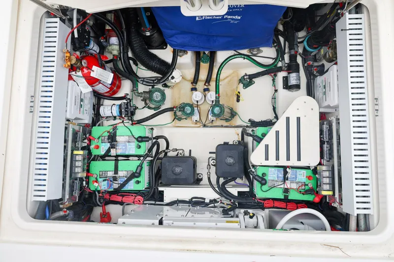 Slide: The Image of Boston Whaler 380 Realm 2022 - 5439103