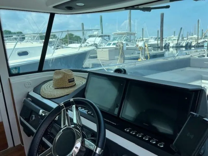 Slide: The Image of Axopar 28 Cabin 2019 - 5442025