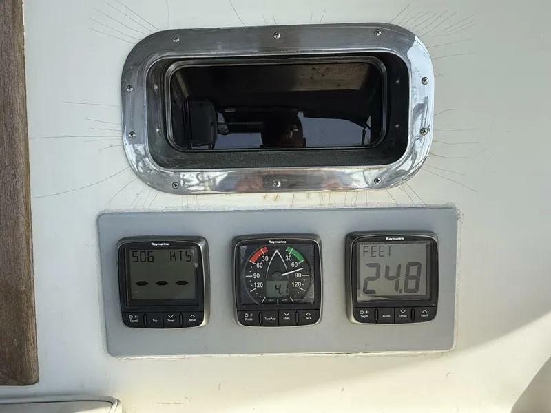 Slide: The Image of Passport 40 1988 - 5441186