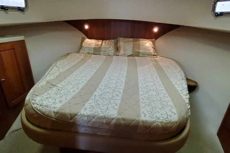 Slide: The Image of Mainship 400 Trawler 2004 - 5496716